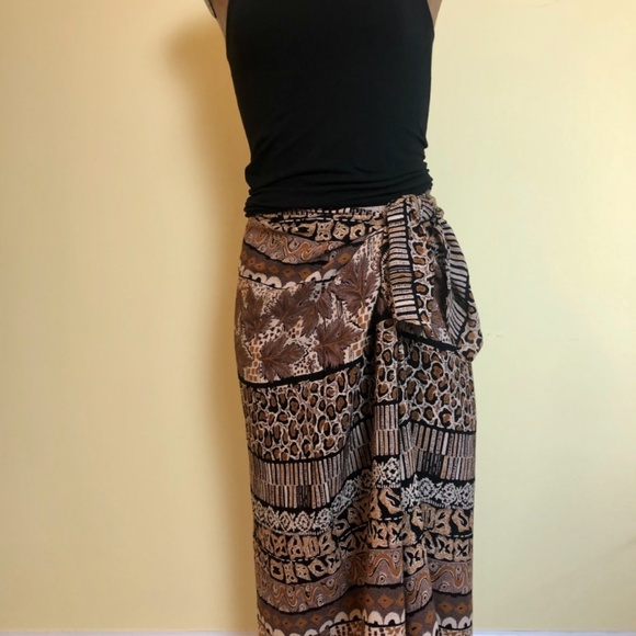 Von Saken Multi Wear Sarong - Picture 6 of 17